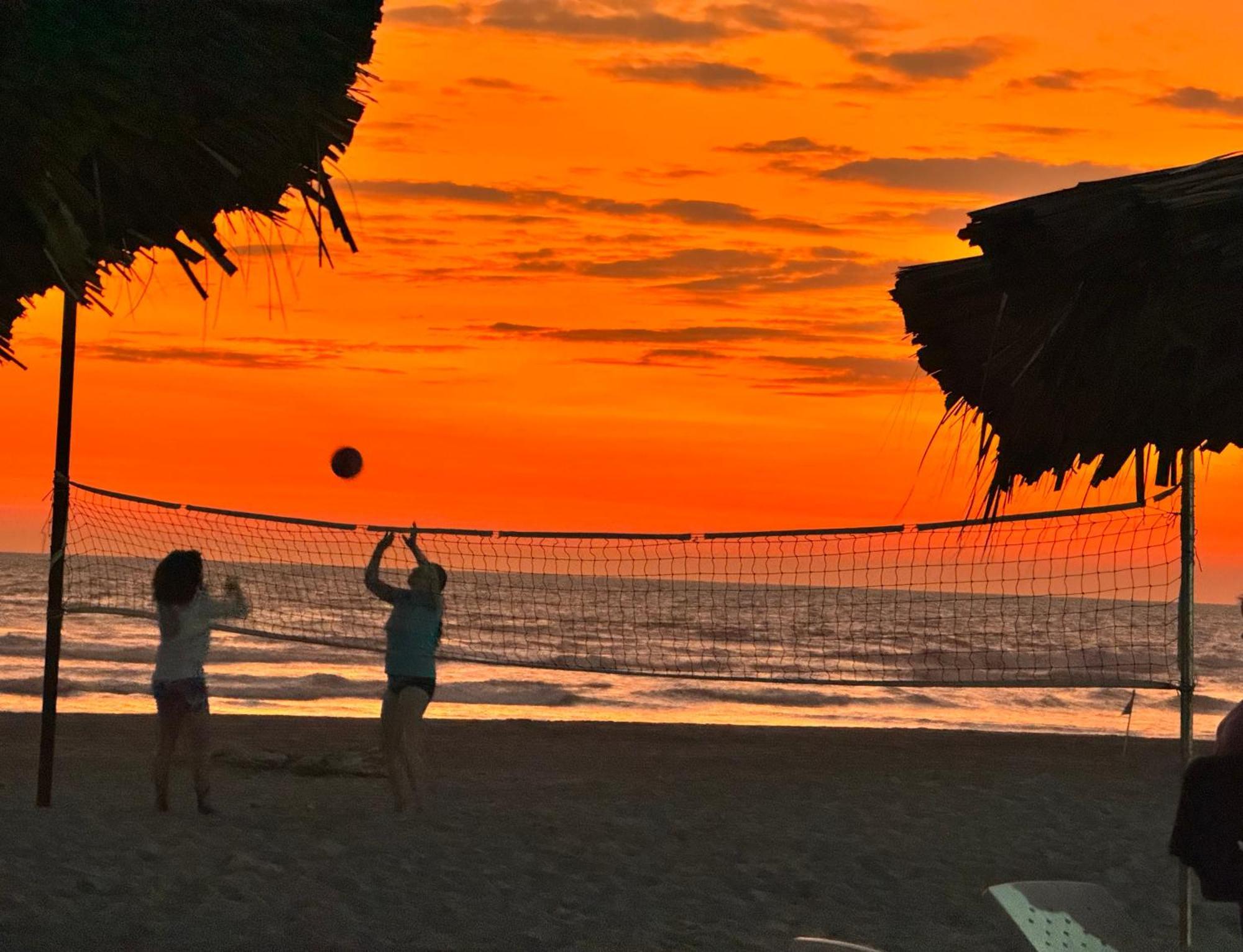 Hotel Tesoro Beach San Luis La Herradura Luaran gambar