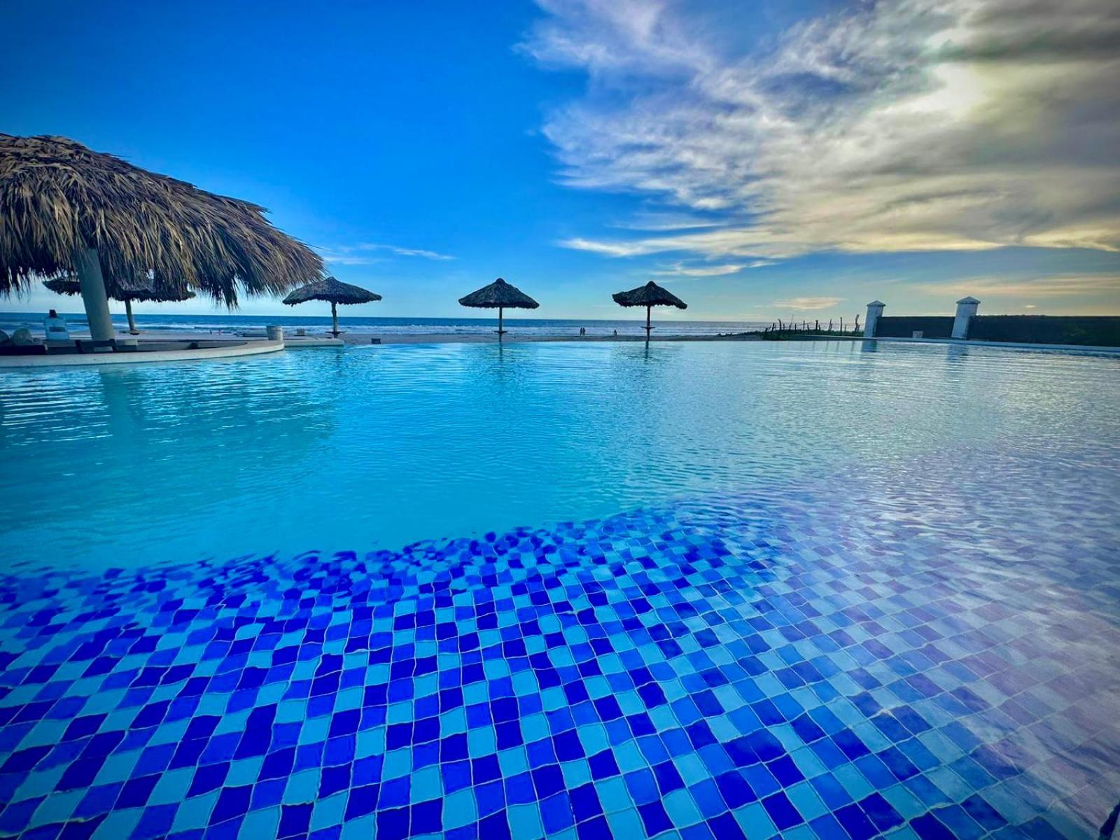 Hotel Tesoro Beach San Luis La Herradura Luaran gambar